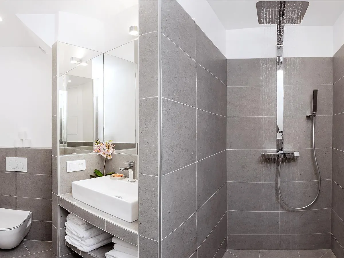 Livinparis - Luxury 4 Bedrooms Opera Lafayette Ii Apartment Paris
